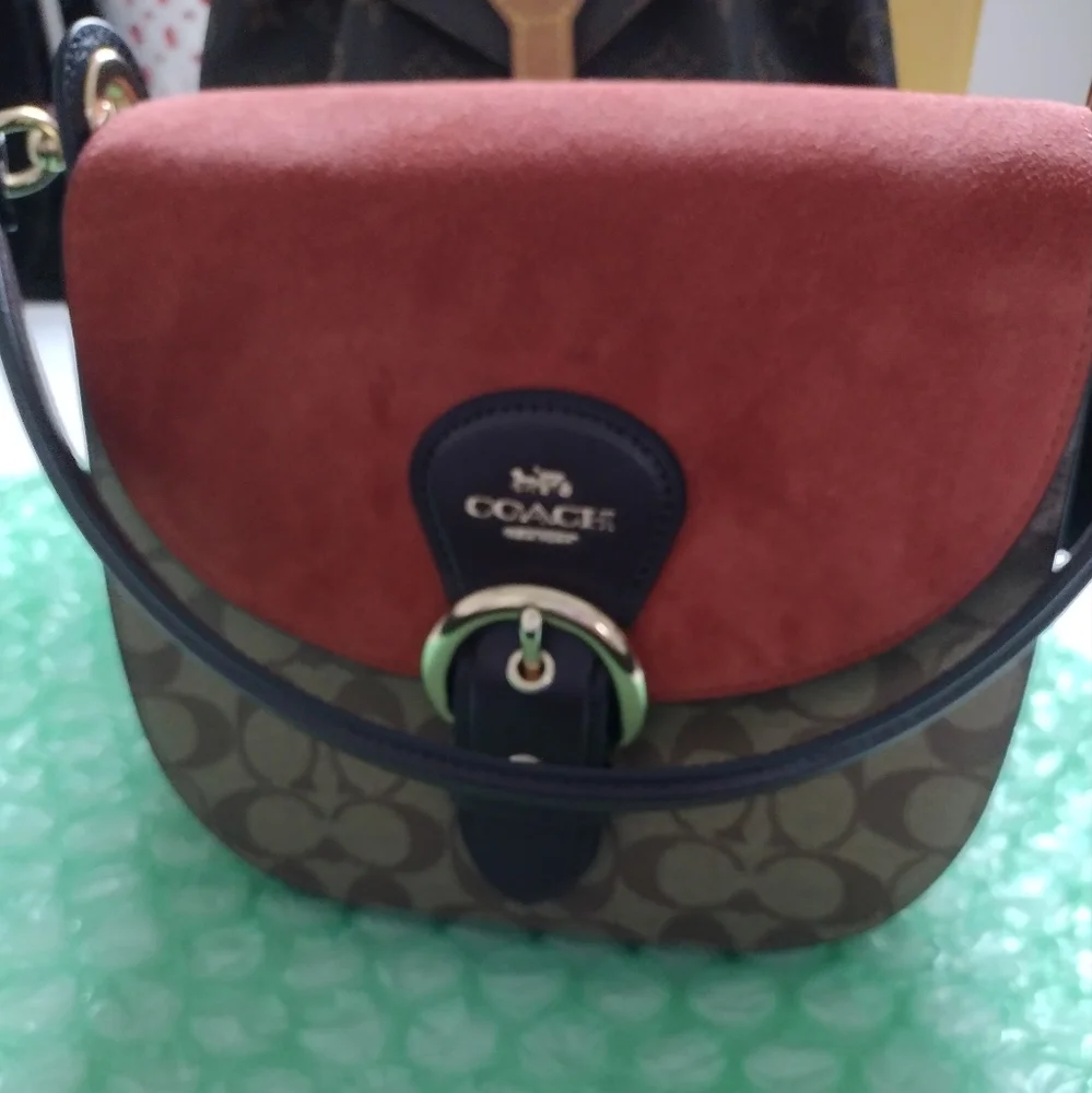 Kleo Signature Canvas Shoulder Crossbody Bag 👜 - Picture 3 of 13